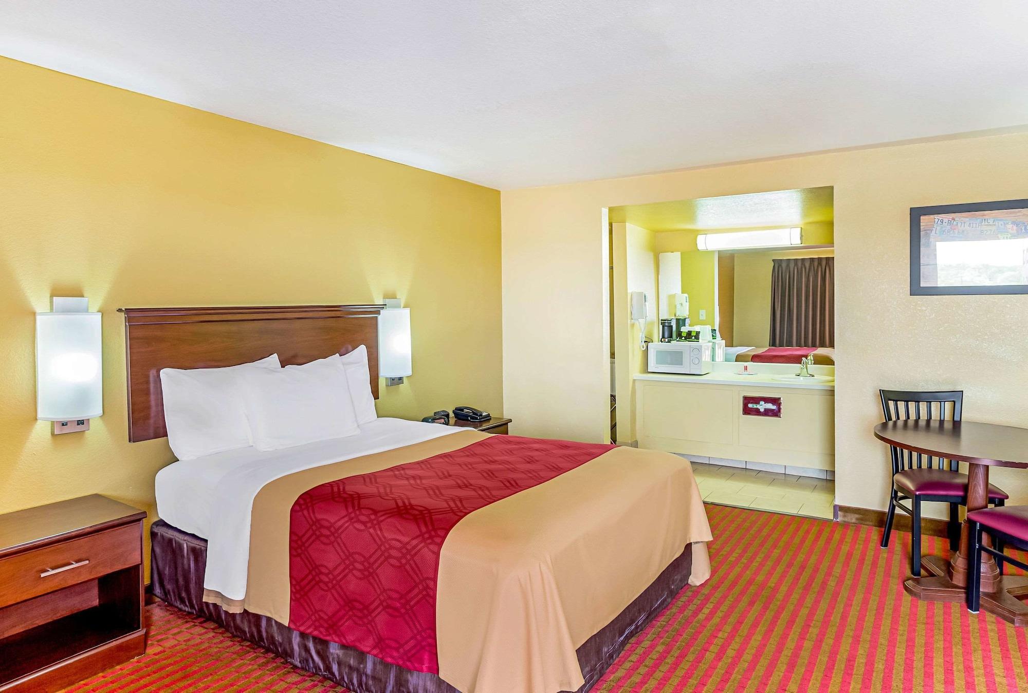 Econo Lodge Mcalester Buitenkant foto