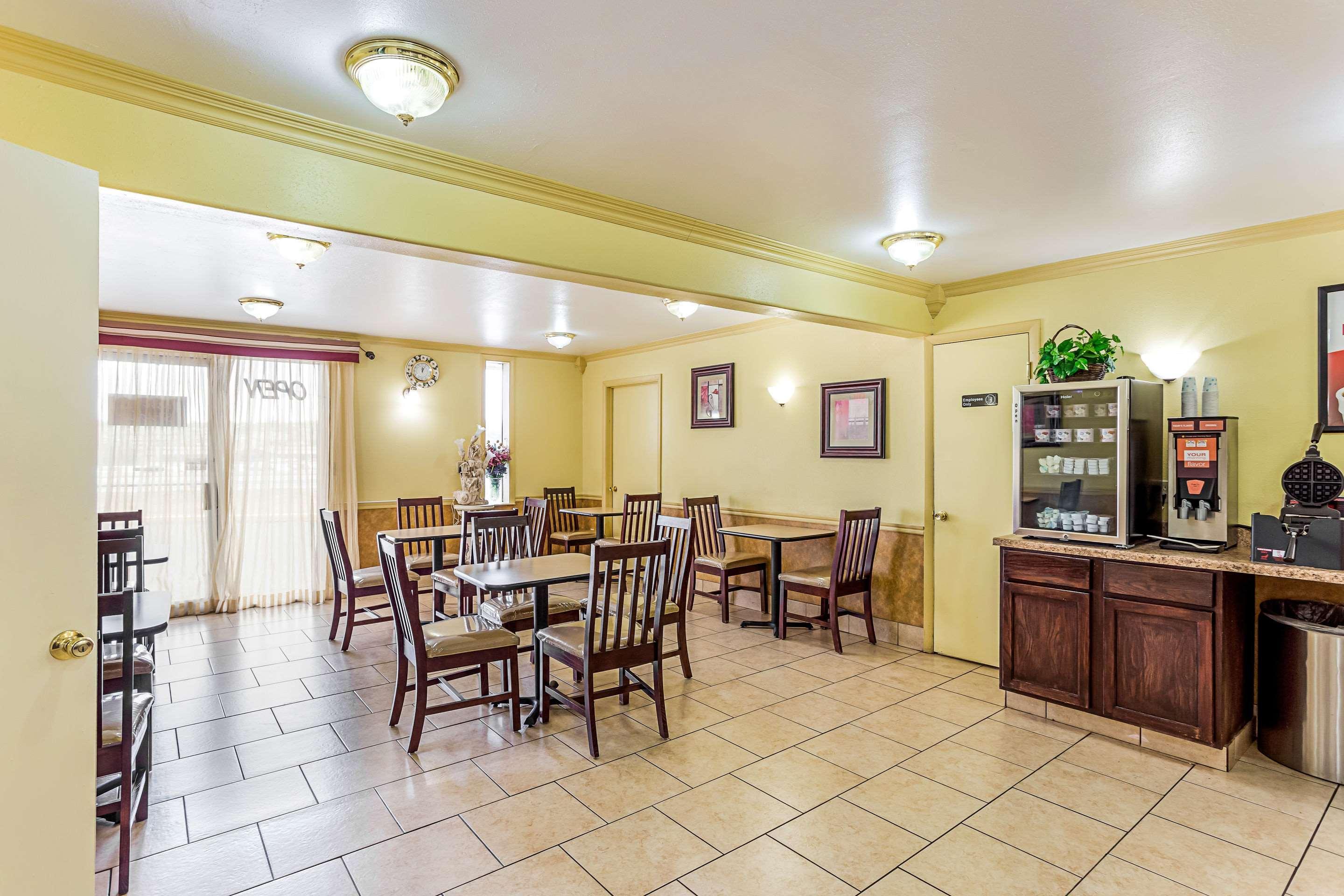 Econo Lodge Mcalester Buitenkant foto